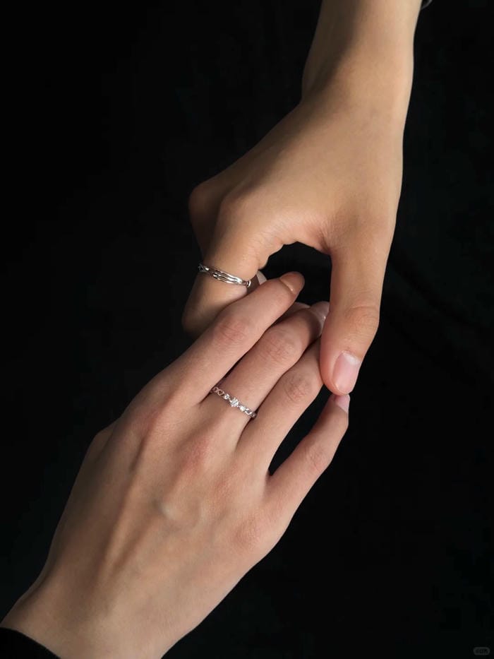 ảnh nắm tay người yêu 10