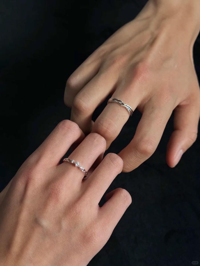 ảnh nắm tay người yêu 11