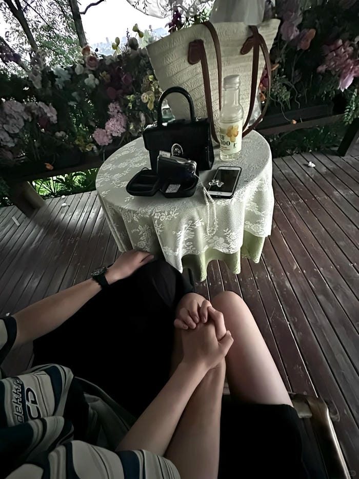 ảnh nắm tay người yêu 24