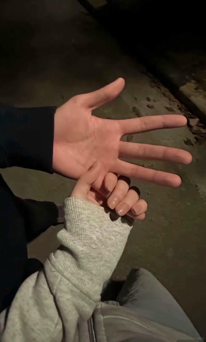 ảnh nắm tay người yêu 26