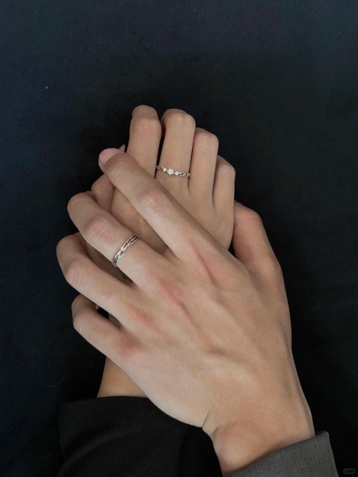 ảnh nắm tay người yêu 7