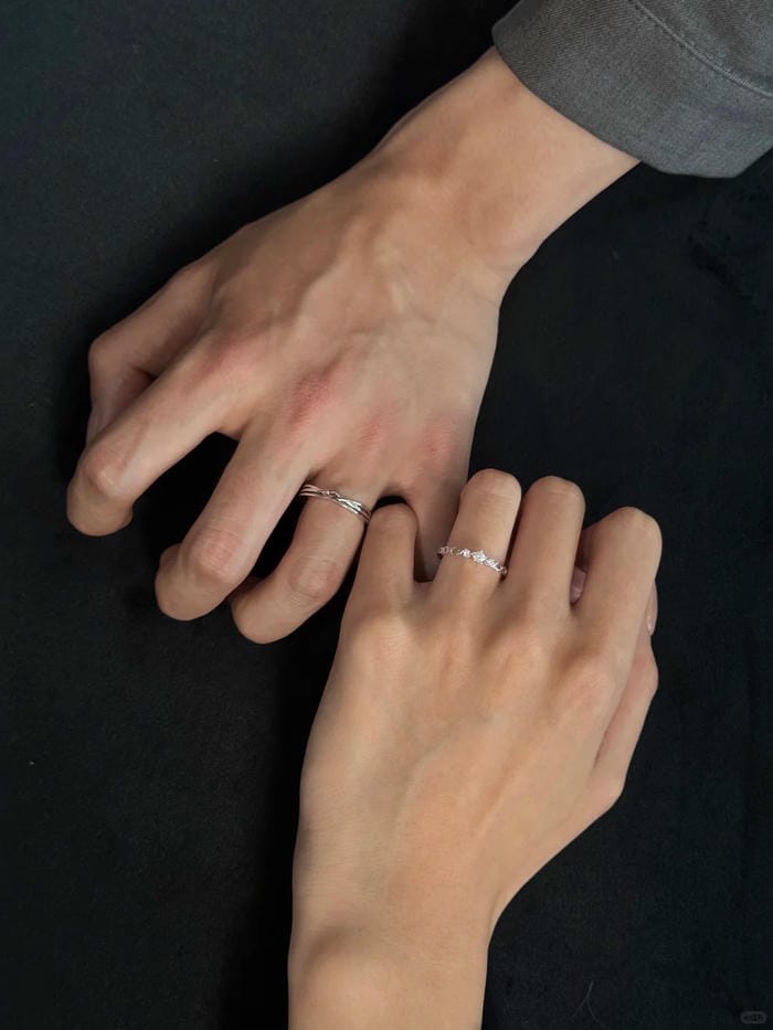 ảnh nắm tay người yêu 8