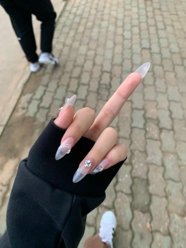 ảnh ngón giữa 24