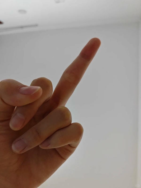 ảnh ngón giữa 7
