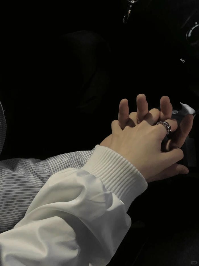 ảnh người yêu nắm tay