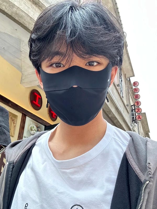 ảnh trai đẹp 2k3 đeo khẩu trang