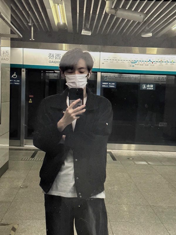 ảnh trai đẹp đeo khẩu trang 10