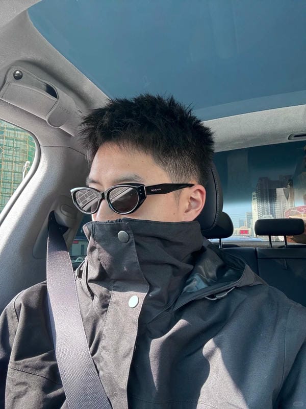 ảnh trai đẹp đeo khẩu trang 12