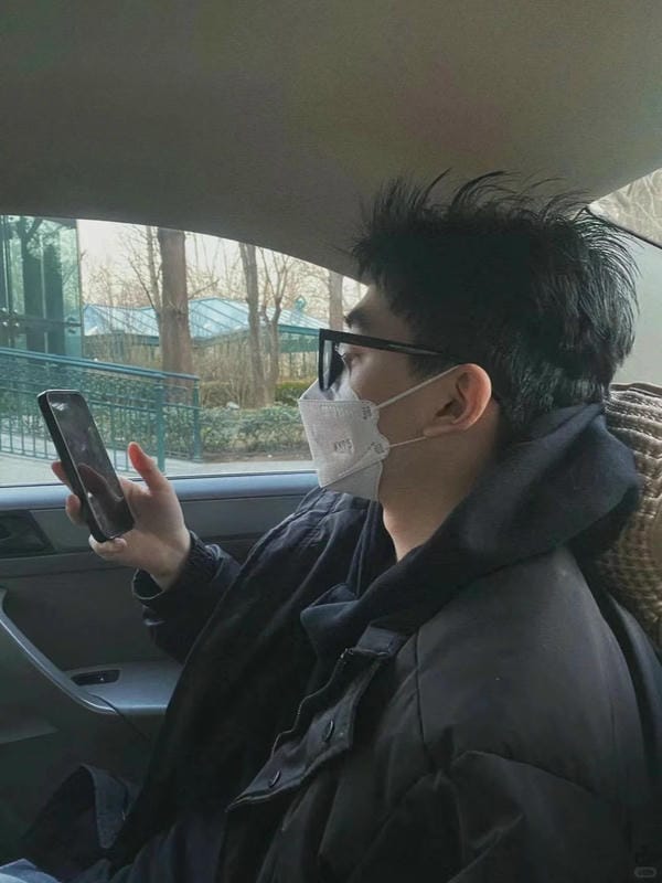 ảnh trai đẹp đeo khẩu trang 16