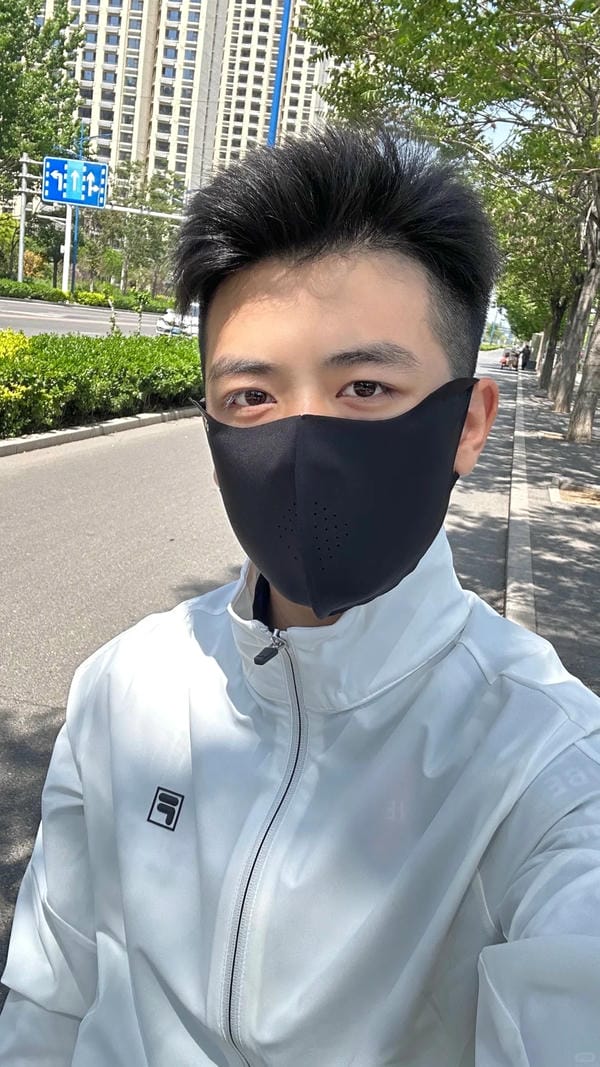 ảnh trai đẹp đeo khẩu trang 17