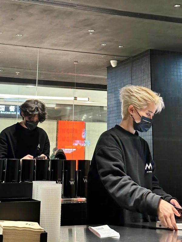 ảnh trai đẹp đeo khẩu trang 5