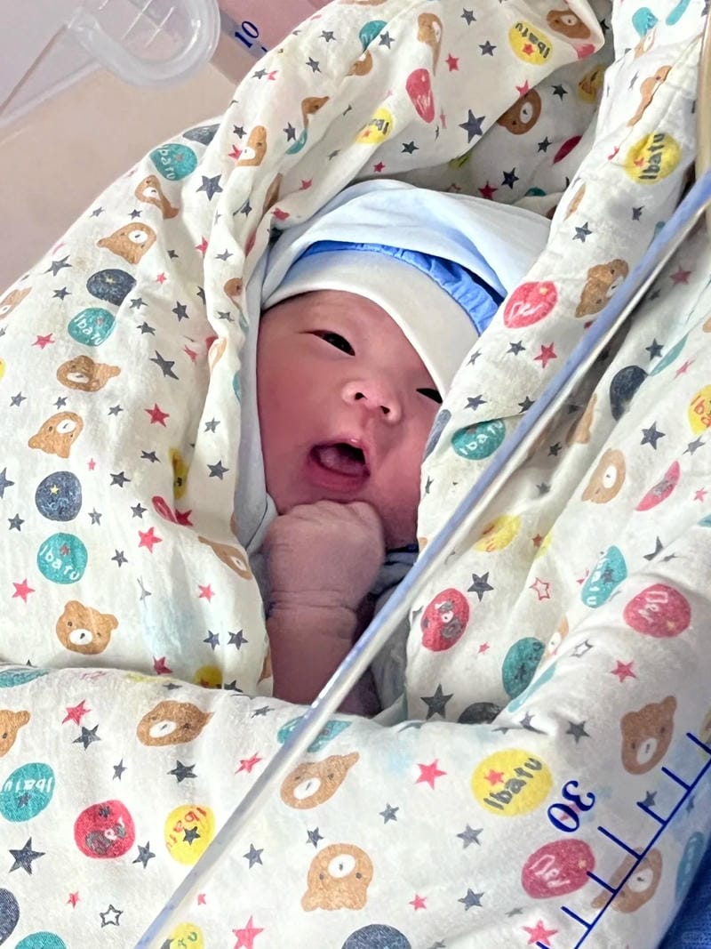 hình ảnh em bé sơ sinh dễ thương 1