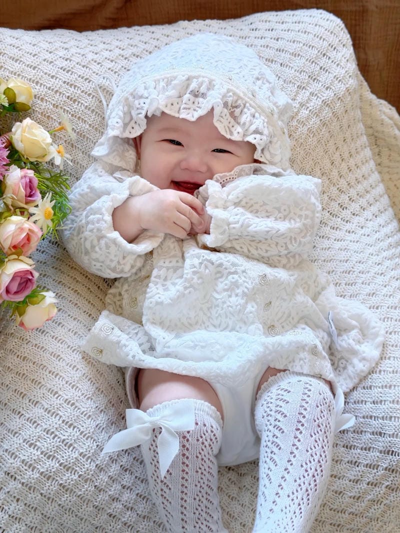 hình ảnh em bé sơ sinh dễ thương 10