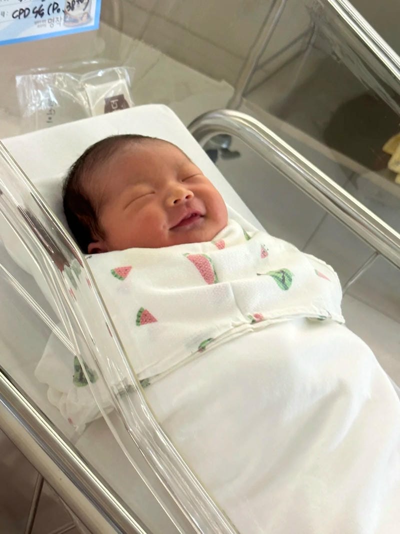 hình ảnh em bé sơ sinh dễ thương 20