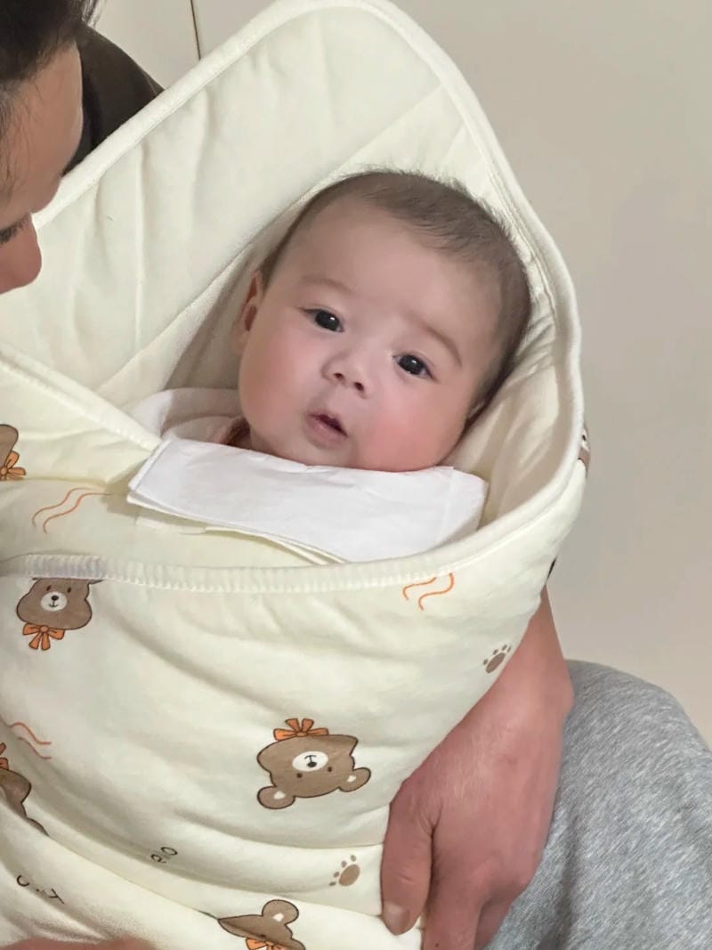 hình ảnh em bé sơ sinh dễ thương 22