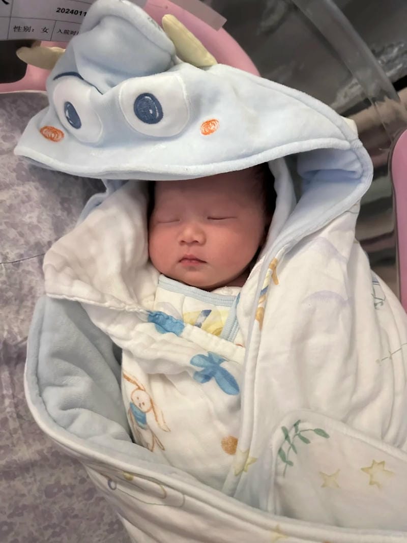 hình ảnh em bé sơ sinh dễ thương 24