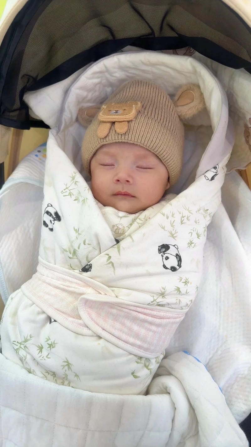 hình ảnh em bé sơ sinh dễ thương 26