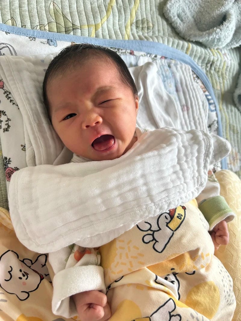 hình ảnh em bé sơ sinh dễ thương 3