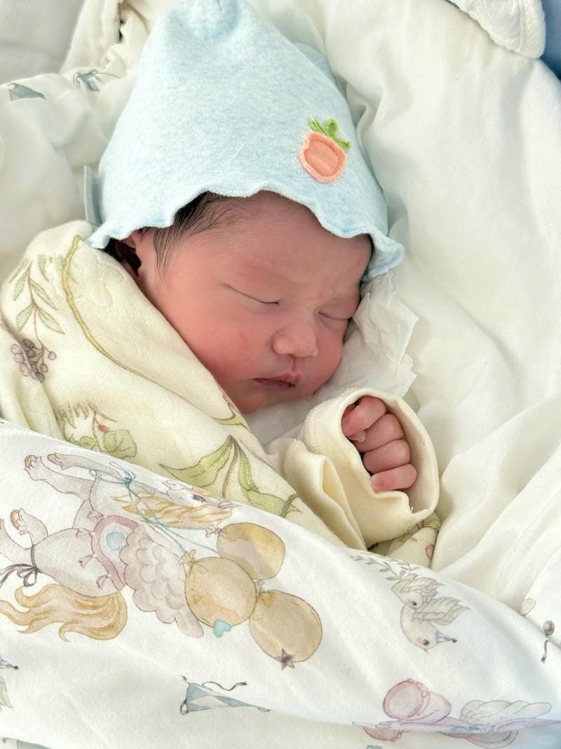 hình ảnh em bé sơ sinh dễ thương 4