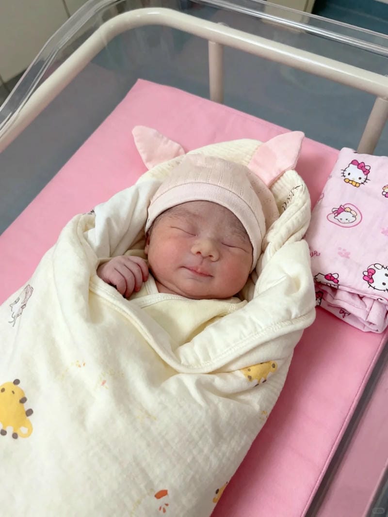 hình ảnh em bé sơ sinh dễ thương 5