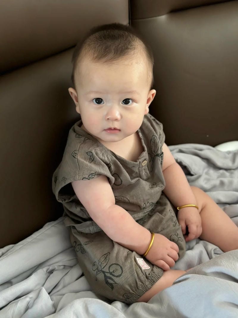 hình ảnh em bé trai dễ thương 12