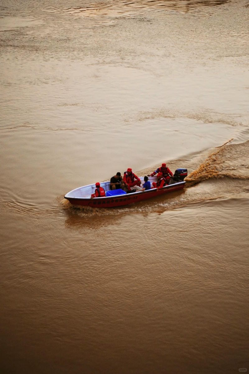 hình ảnh lũ lụt 12