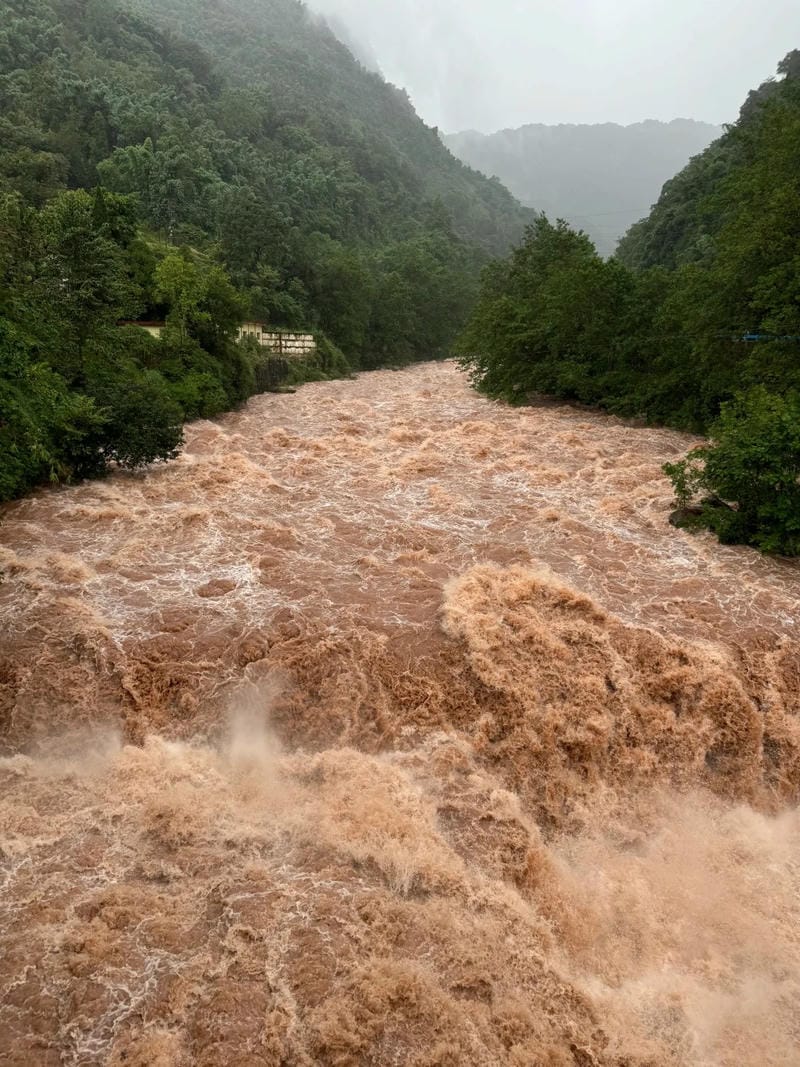 hình ảnh lũ lụt 14