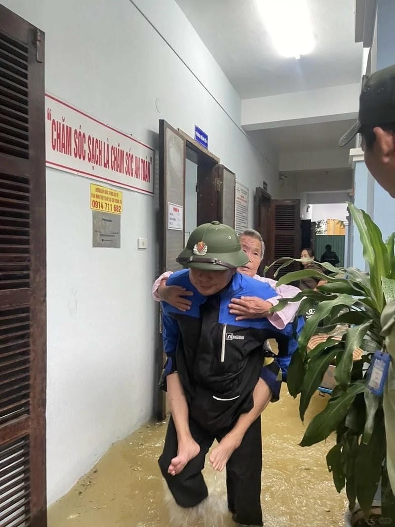 hình ảnh lũ lụt 19