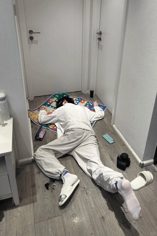 hình ảnh mệt mỏi 6