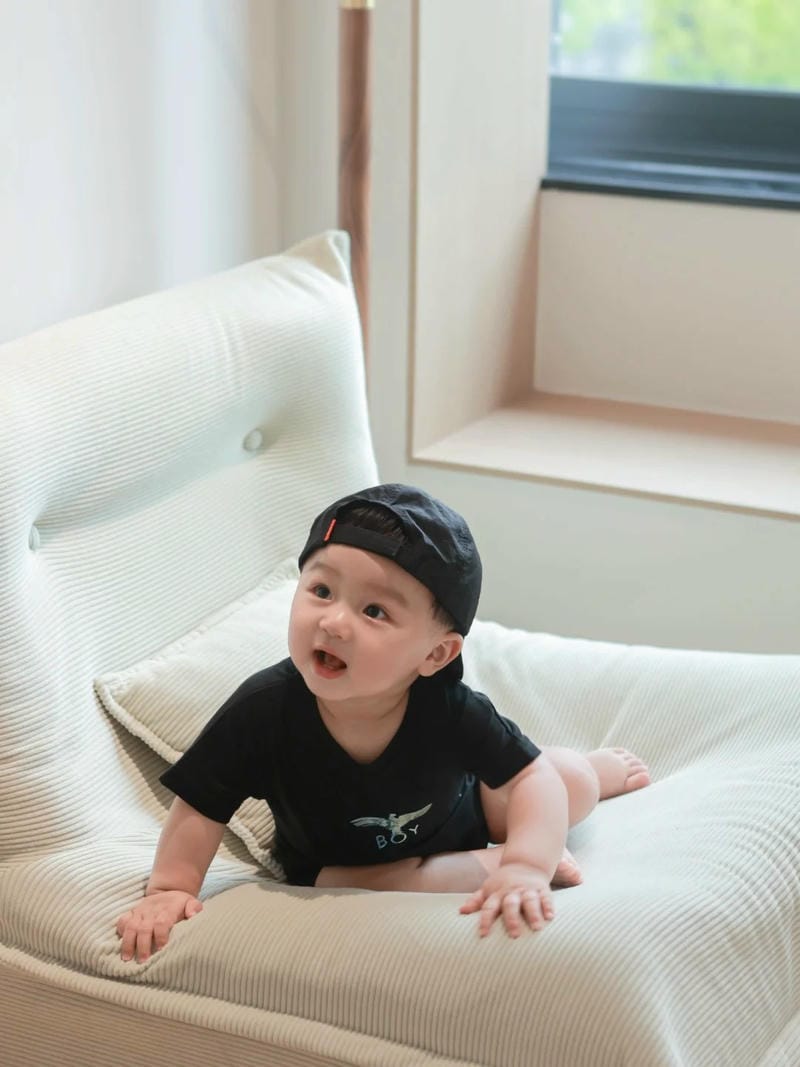 những hình ảnh em bé trai dễ thương