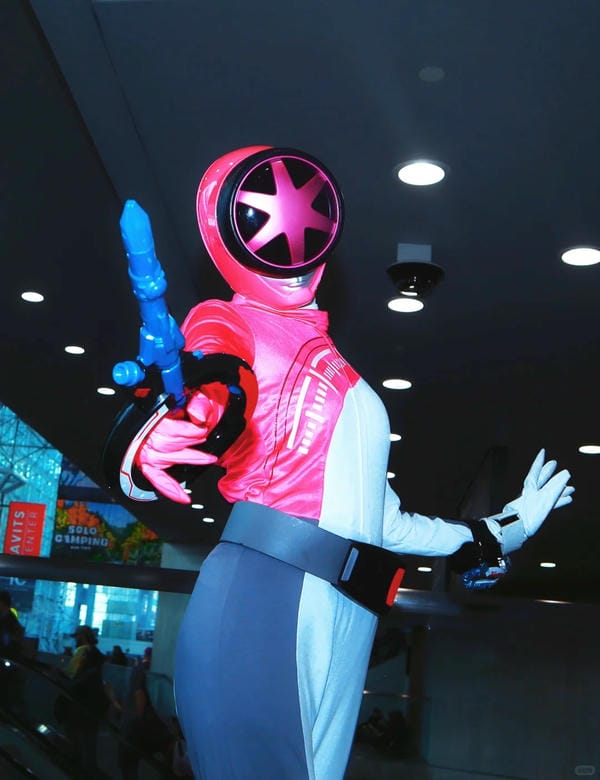 siêu nhân gao hồng 10