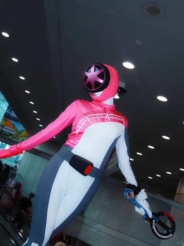 siêu nhân gao hồng 12