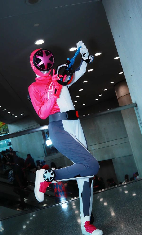 siêu nhân gao hồng 13