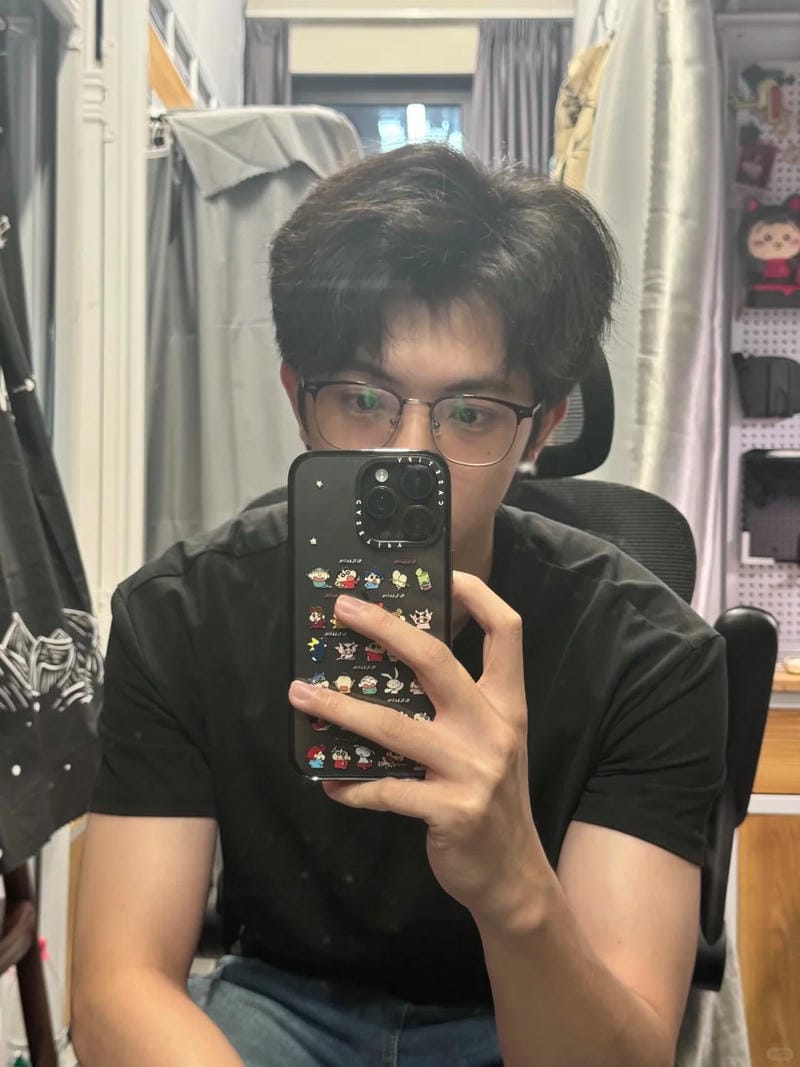 tạo dáng chụp ảnh trước gương nam 18