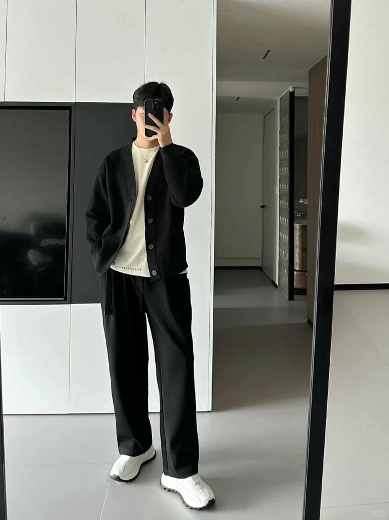 tạo dáng chụp ảnh trước gương nam 19