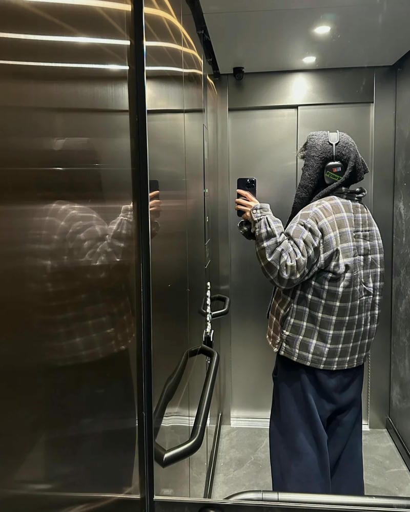 tạo dáng chụp ảnh trước gương nam 7